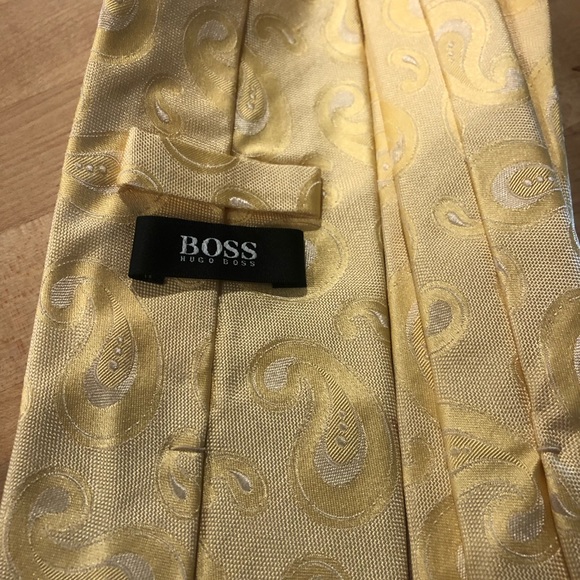 Silk Hugo Boss Tie EUC - Picture 2 of 4